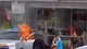 Lâm Đồng: Taxi bất ngờ bốc cháy, người dân phá cửa cứu tài xế kẹt bên trong