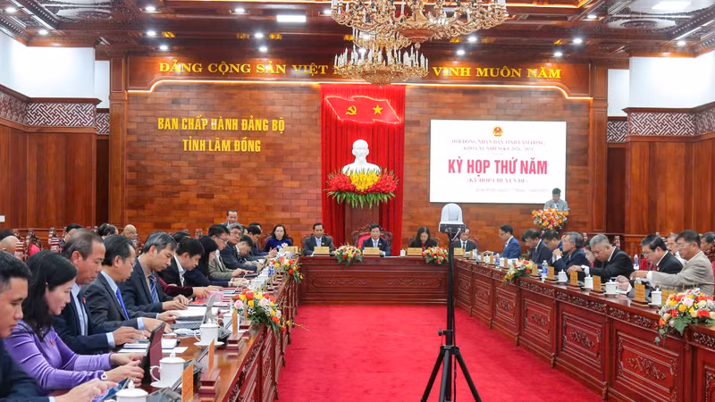 Kỳ họp chuyên đề HĐND tỉnh Lâm Đồng tập trung thông qua các chính sách quan trọng về quản lý ngân sách, đầu tư công và an sinh xã hội cho giai đoạn 2026-2030