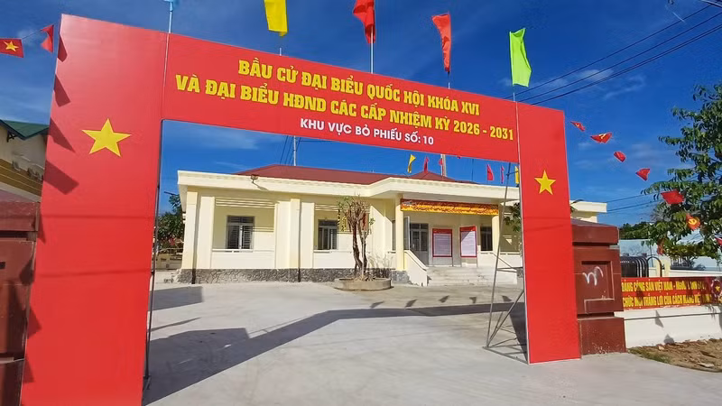 Xã Lâm Sơn mới được hình thành từ việc sắp xếp toàn bộ diện tích tự nhiên, quy mô dân số của xã Lương Sơn và xã Lâm Sơn (Huyện Ninh Sơn, Ninh Thuận cũ).