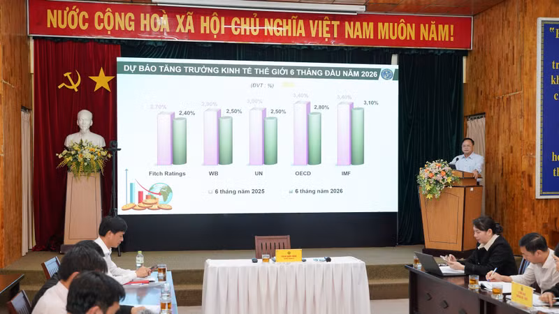 Chiều 3/7, Trưởng Thống kê Phạm Quốc Hùng chủ trì họp báo công bố số liệu kinh tế 6 tháng đầu năm 2026 với điểm nhấn tăng trưởng GRDP dự ước đạt mức 7,9%.