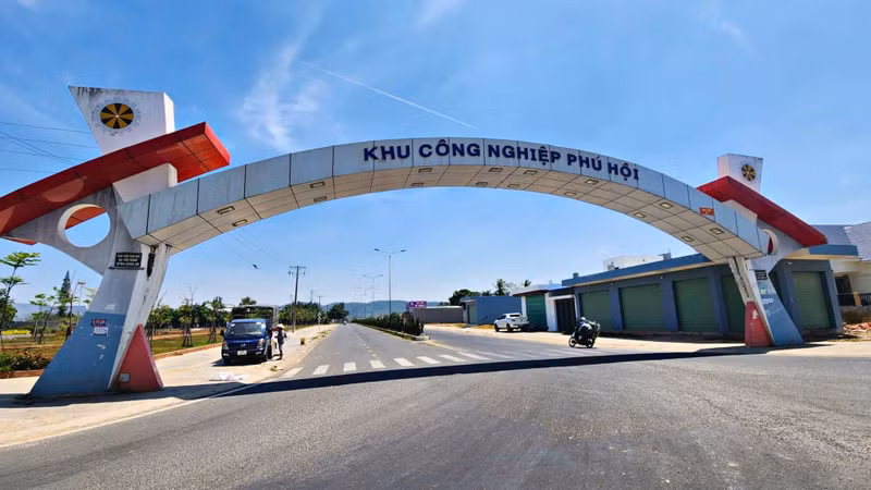 Kết quả cuộc họp sáng 09/7 của UBND tỉnh cho thấy xã Đức Trọng được định hướng phát triển mạnh về logistics, đô thị sân bay và công nghiệp đến tầm nhìn 2050.