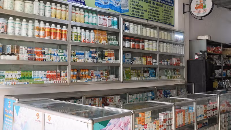 UBND tỉnh Lâm Đồng chỉ đạo Sở NN&MT phối hợp Sở Công Thương, Công an tỉnh xử lý triệt để tình trạng kinh doanh thuốc thú y kém chất lượng và bán trực tuyến.