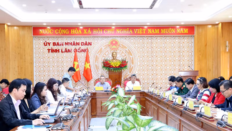Trưởng đoàn kiểm tra của Bộ Tư pháp ghi nhận UBND tỉnh Lâm Đồng đã rất chủ động xử lý khối lượng lớn văn bản pháp lý từ việc hợp nhất các đơn vị hành chính.