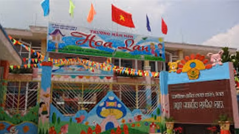 Nhà Bè mở thầu gói cải tạo Trường Mầm non Hoa Lan, chênh lệch giá gần 500 triệu đồng