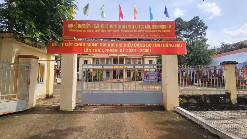 Trụ sở UBND xã Lộc Tấn.