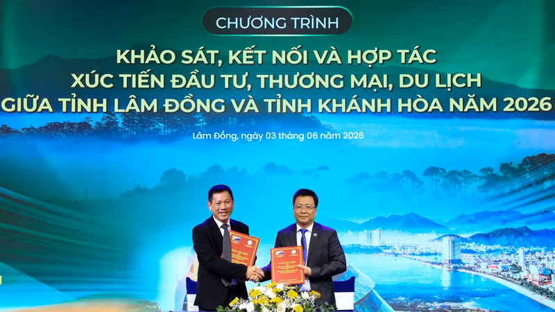 Trung tâm Xúc tiến đầu tư, thương mại và du lịch 2 tỉnh Lâm Đồng và Khánh Hòa ký kết biên bản ghi nhớ.