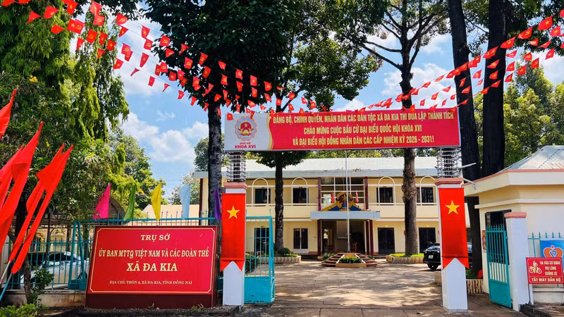 Xã Đa Kia (mới) được hình thành từ việc sắp xếp toàn bộ diện tích tự nhiên, quy mô dân số của các xã Phước Minh, Bình Thắng và Đa Kia cũ.