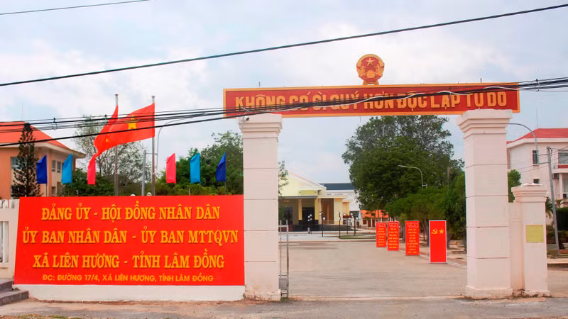 Trụ sở UBND xã Liên Hương.
