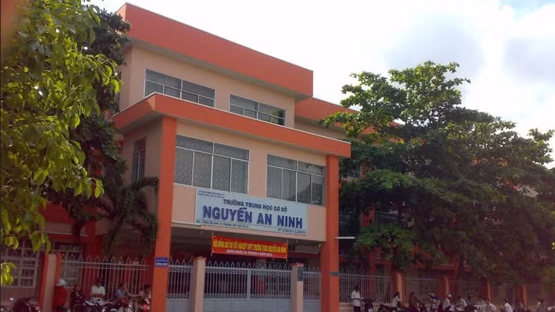 TPHCM: Duy nhất Công ty Hoàng Khương dự và trúng gói thầu cải tạo Trường THCS Nguyễn An Ninh 