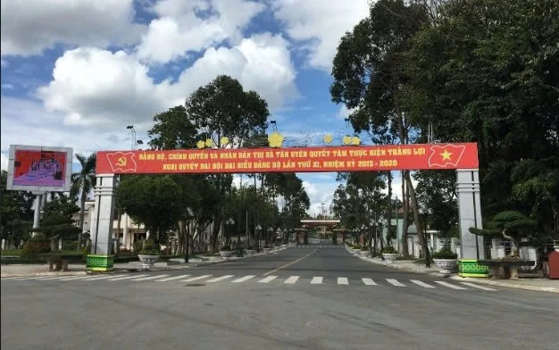 Mở hồ sơ năng lực hai nhà thầu tranh gói xây lắp hơn 2 tỷ đồng tại phường Phú An