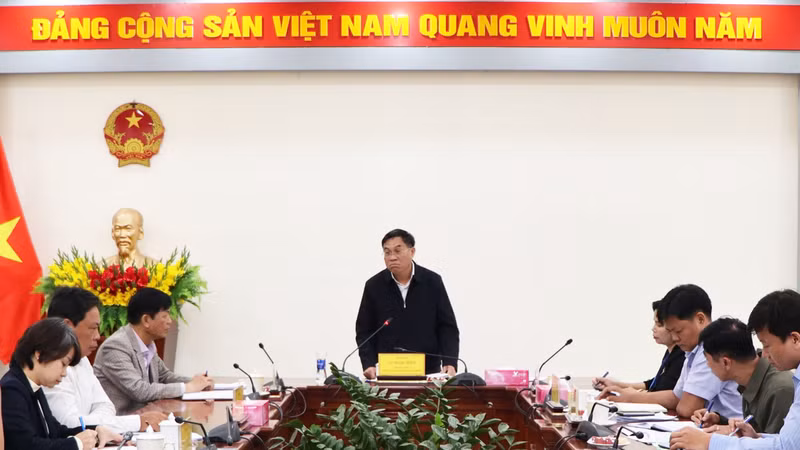 Phó Chủ tịch Võ Ngọc Hiệp yêu cầu khẩn trương tháo gỡ vướng mắc thu ngân sách.