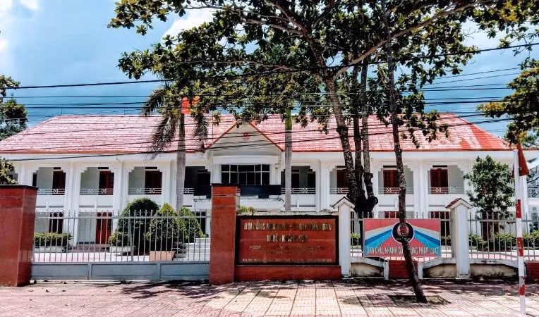 "Một mình một ngựa" tại xã Khánh Sơn, Công ty Phúc Hưng Thịnh trúng nhiều gói thầu [Kỳ 1]