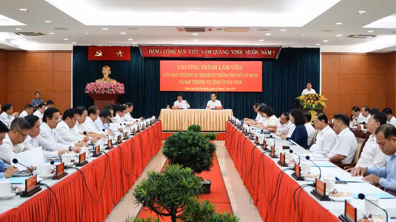 Hội nghị đánh giá kết quả triển khai các nội dung hợp tác giữa Ban Thường vụ Thành ủy Thành phố Hồ Chí Minh (TP HCM) và Ban Thường vụ Tỉnh ủy Tây Ninh.