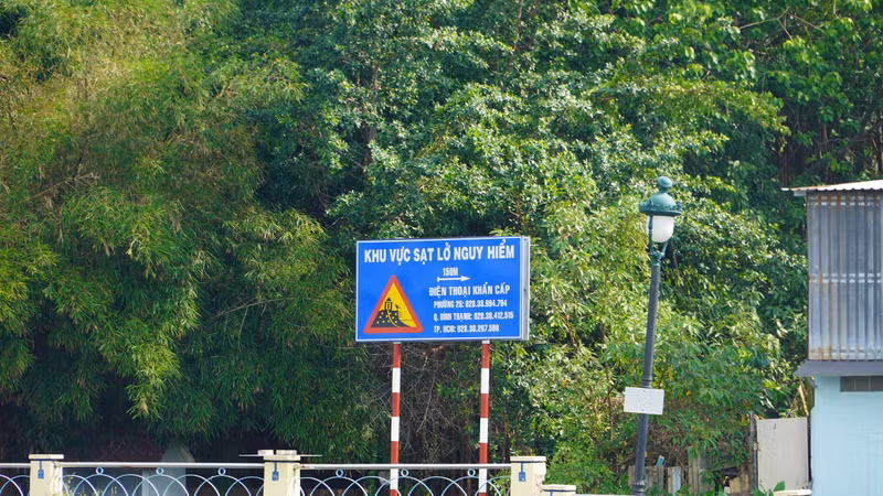 TPHCM: Sạt lở bờ sông, kênh rạch ảnh hưởng hàng trăm hộ dân