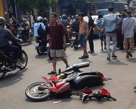 Thanh niên nghi giật giây chuyền người đi đường rồi gây tai nạn tử vong Thanh nien nghi giat giay chuyen nguoi di duong roi gay tai nan tu vong