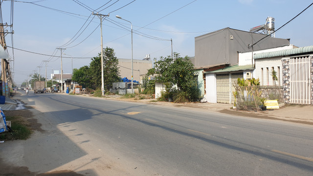 Người đàn ông gãy 8 xương sườn, dập gan vì bị 2 tên cướp giật điện thoại - Hình 2 Nguoi dan ong gay 8 xuong suon, dap gan vi bi 2 ten cuop giat dien thoai-Hinh-2