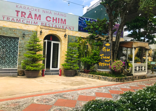 Cận cảnh Gia Trang quán - Tràm Chim Resort xây trái phép bị yêu cầu cưỡng chế - Hình 3 Can canh Gia Trang quan - Tram Chim Resort xay trai phep bi yeu cau cuong che-Hinh-3