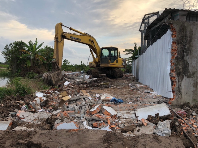 UBND tỉnh Cà Mau: Chủ tịch Nguyễn Tiến Hải bị vu khống - Hình 2 UBND tinh Ca Mau: Chu tich Nguyen Tien Hai bi vu khong-Hinh-2