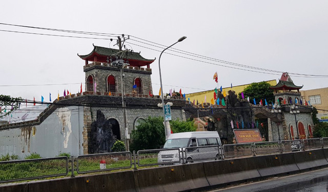 Thuê đất khu công nghiệp để xây tượng dát 88 lượng vàng kinh doanh tâm linh? - Hình 9 Thue dat khu cong nghiep de xay tuong dat 88 luong vang kinh doanh tam linh?-Hinh-9