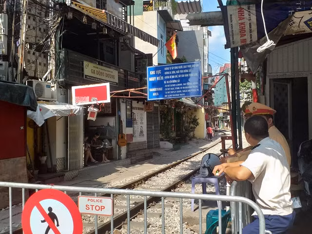 Nhung hinh anh vang ve hiem thay cua pho ca phe duong tau-Hinh-8