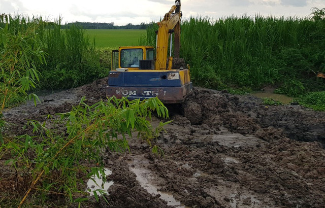 Soc Trang: Dap dap ngan nuoc hoi thoi tu khu cong nghiep tran ra ngoai-Hinh-4