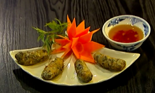 Chả ốc cuộn mỡ chài món ngon lạ miệng Cha oc cuon mo chai mon ngon la mieng