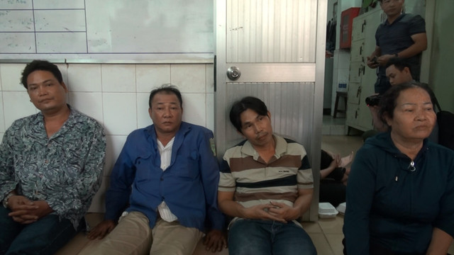 Vay bat nhom nguoi to chuc trom tai san trong benh vien o Sai Gon-Hinh-2