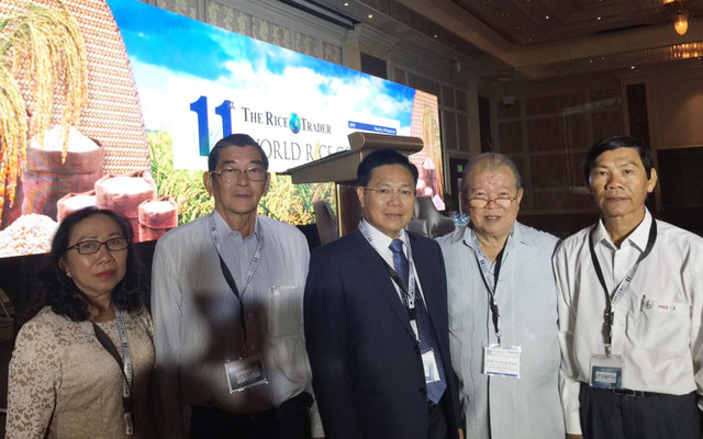 Nhóm nghiên cứu giống lúa 'ngon nhất thế giới' được khen thưởng - Hình 2 Nhom nghien cuu giong lua 'ngon nhat the gioi' duoc khen thuong-Hinh-2