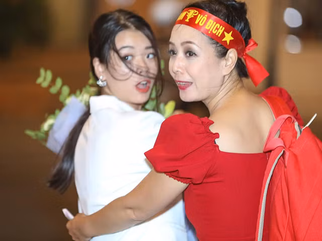 Ca si Dam Vinh Hung tang qua dac biet cho cau thu Quang Hai-Hinh-4