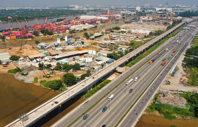 Toan canh cum cang Truong Tho, noi tro thanh mot phan cua thanh pho phia dong Sai Gon-Hinh-9