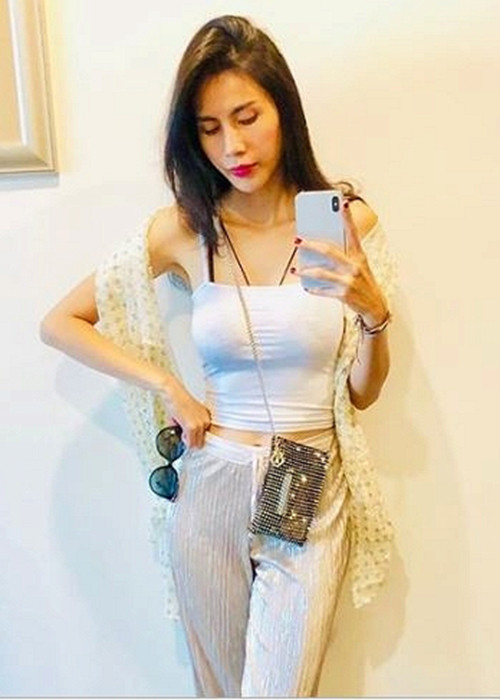 Bàng hoàng trước 'thân hình cò hương' của Thủy Tiên Bang hoang truoc 'than hinh co huong' cua Thuy Tien