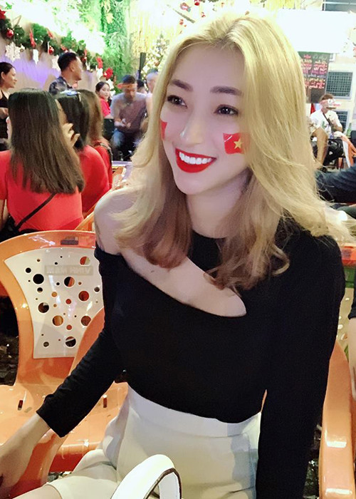 Vẻ gợi cảm khó rời mắt của hotgirl từng yêu Kin Nguyễn 1 tháng - Hình 12 Ve goi cam kho roi mat cua hotgirl tung yeu Kin Nguyen 1 thang-Hinh-12