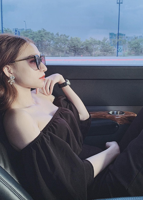 Vẻ gợi cảm khó rời mắt của hotgirl từng yêu Kin Nguyễn 1 tháng - Hình 5 Ve goi cam kho roi mat cua hotgirl tung yeu Kin Nguyen 1 thang-Hinh-5