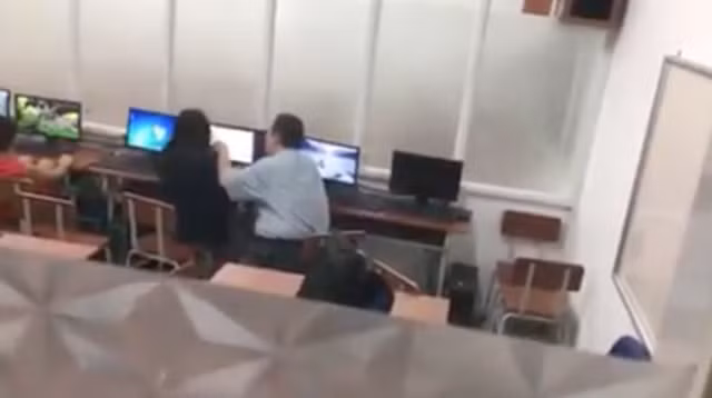 Thuc hu clip thay giao so dui nu sinh lop 7 o Nha thieu Nhi TP HCM