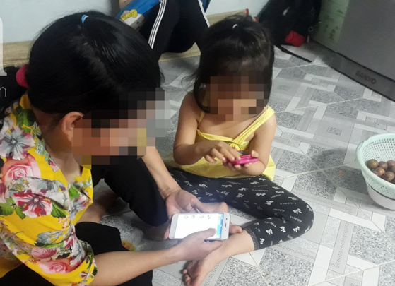 Dâm ô bé gái 5 tuổi trong phòng trọ, gã xe ôm 60 tuổi bị phạt 5 năm tù - Hình 2 Dam o be gai 5 tuoi trong phong tro, ga xe om 60 tuoi bi phat 5 nam tu-Hinh-2