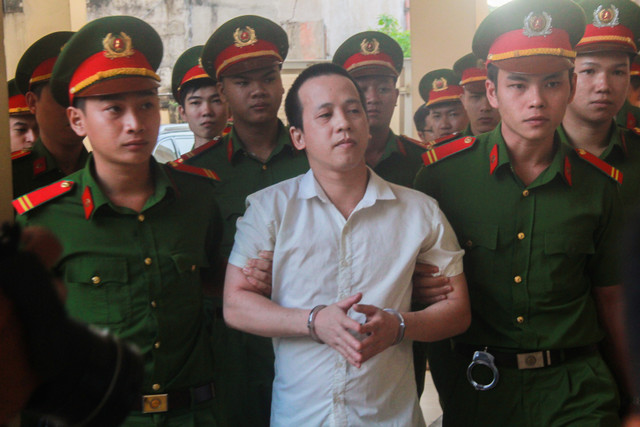 Ke tham sat 3 ba chau o Binh Duong to ve bat can, mim cuoi tai toa-Hinh-2