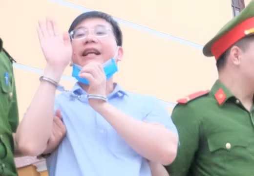 Gian lan diem thi tai Hoa Binh Cuu truong phong An ninh linh an 6 nam tu