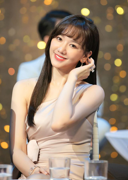 Hình ảnh trẻ trung, quyến rũ của Hari Won hút hồn fan - Hình 11 Hinh anh tre trung, quyen ru cua Hari Won hut hon fan-Hinh-11