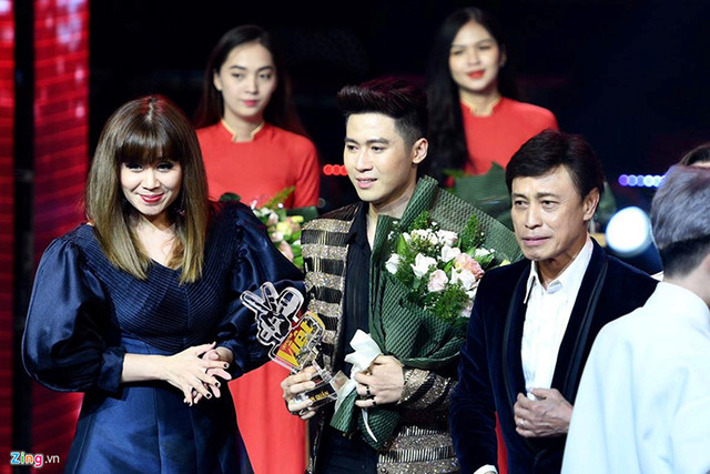 Nhìn lại hành trình 'lên ngôi' Quán quân Giọng hát Việt 2019 của Hoàng Đức Thịnh Nhin lai hanh trinh 'len ngoi' Quan quan Giong hat Viet 2019 cua Hoang Duc Thinh