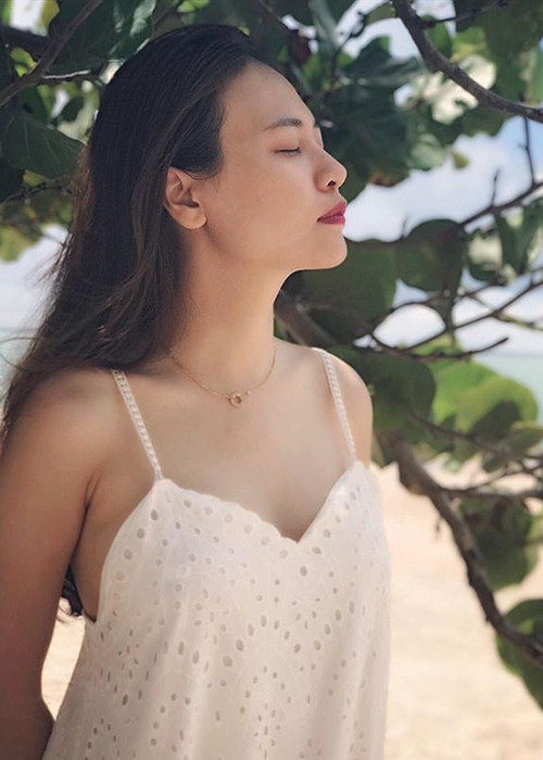 Hoa khôi Lạng Sơn, vợ sắp cưới của Cường Đô la có đường cong tuyệt hảo - Hình 8 Hoa khoi Lang Son, vo sap cuoi cua Cuong Do la co duong cong tuyet hao-Hinh-8