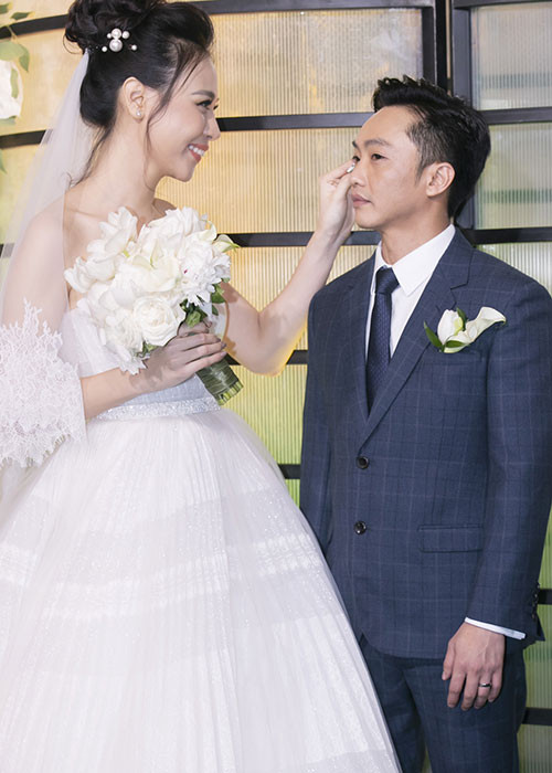 Thiếu gia Phan Thành và loạt sao Việt dự đám cưới Cường Đô la - Đàm Thu Trang - Hình 13 Thieu gia Phan Thanh va loat sao Viet du dam cuoi Cuong Do la - Dam Thu Trang-Hinh-13