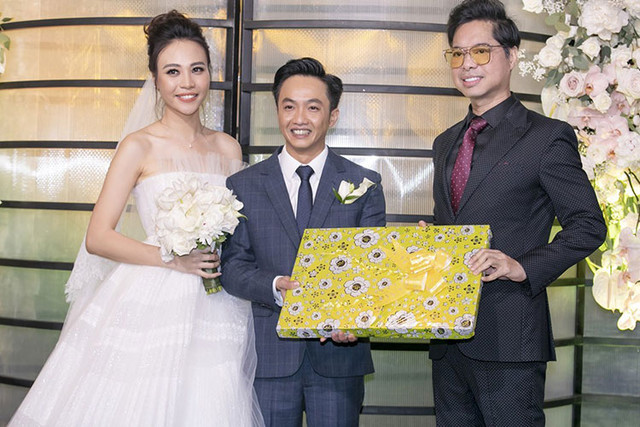 Thiếu gia Phan Thành và loạt sao Việt dự đám cưới Cường Đô la - Đàm Thu Trang Thieu gia Phan Thanh va loat sao Viet du dam cuoi Cuong Do la - Dam Thu Trang