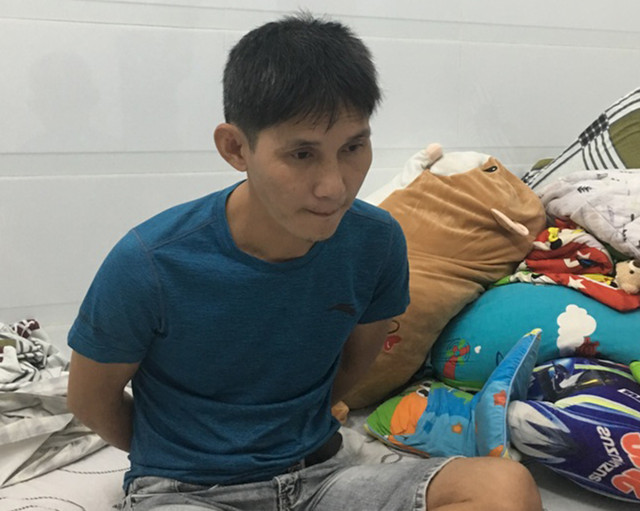 Công an Sóc Trăng đồng loạt khám xét 7 căn nhà liên quan đến ma túy Cong an Soc Trang dong loat kham xet 7 can nha lien quan den ma tuy