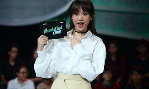 Mặc dù bị khán giả ném đá, Hari Won vẫn đắt show làm MC - Hình 2 Mac du bi khan gia nem da, Hari Won van dat show lam MC-Hinh-2