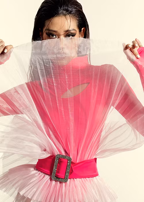 Hoa hau Khanh Van mac ho bao, khoe ve goi cam-Hinh-9