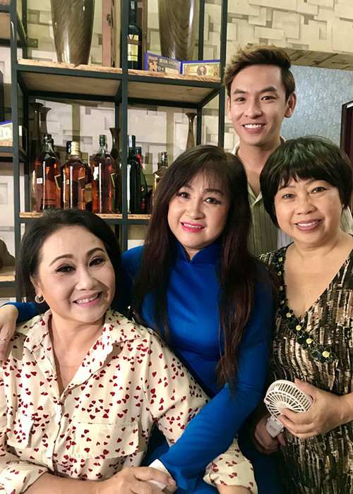 Cuộc sống hiện tại của nghệ sĩ Thanh Hằng giờ ra sao? - Hình 15 Cuoc song hien tai cua nghe si Thanh Hang gio ra sao?-Hinh-15