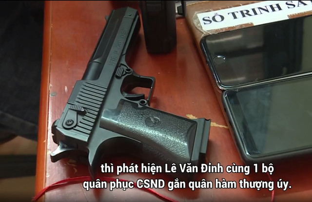 Giả danh công an lừa phụ nữ vào nhà nghỉ quan hệ tình dục, lừa đảo - Hình 5 Gia danh cong an lua phu nu vao nha nghi quan he tinh duc, lua dao-Hinh-5