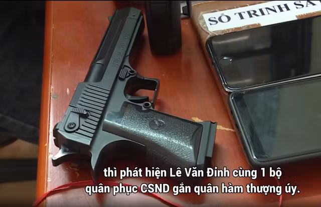Gia danh cong an lua phu nu vao nha nghi quan he tinh duc, lua dao-Hinh-5