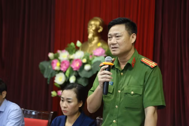 Nhieu vet xuoc dong vay tren thi the hoc sinh tu vong vi bi bo quen trong o to truong Gateway