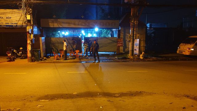 Thanh niên bị chém nhiều nhát vẫn truy đuổi đối thủ rồi gục xuống tử vong Thanh nien bi chem nhieu nhat van truy duoi doi thu roi guc xuong tu vong